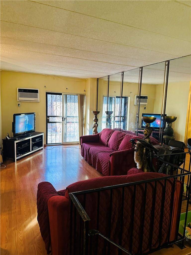 936 Taylor AVE, Bronx, NY 10473