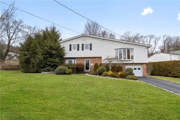 85 Maria LN, Yonkers, NY 10710