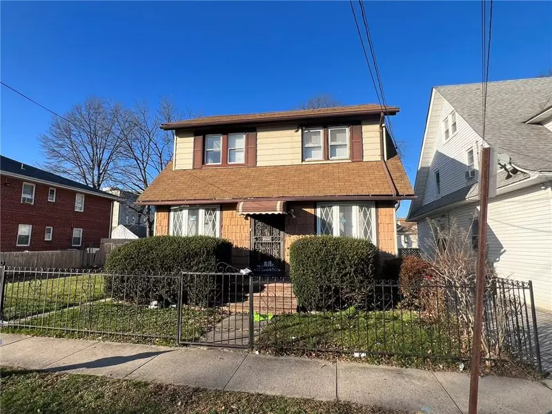 61 Burr AVE, Hempstead, NY 11550