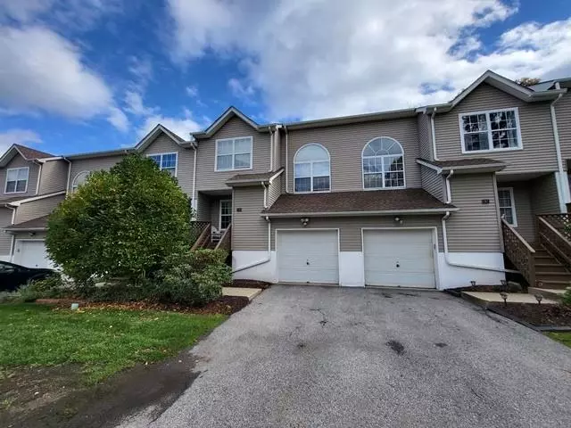 New Windsor, NY 12553,705 Driftwood LN