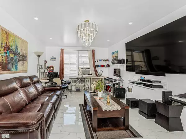 Bronx, NY 10458,2866 Marion AVE #6J