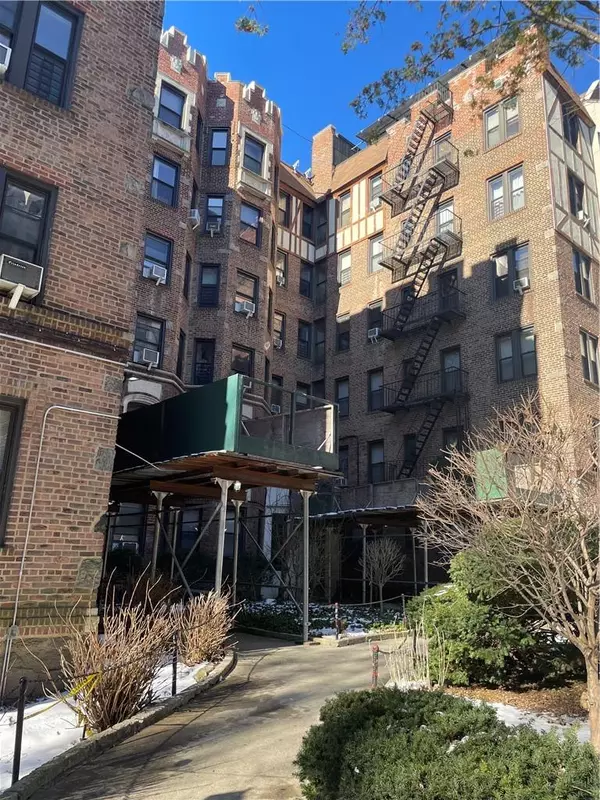 756 Brady AVE #307, Bronx, NY 10462