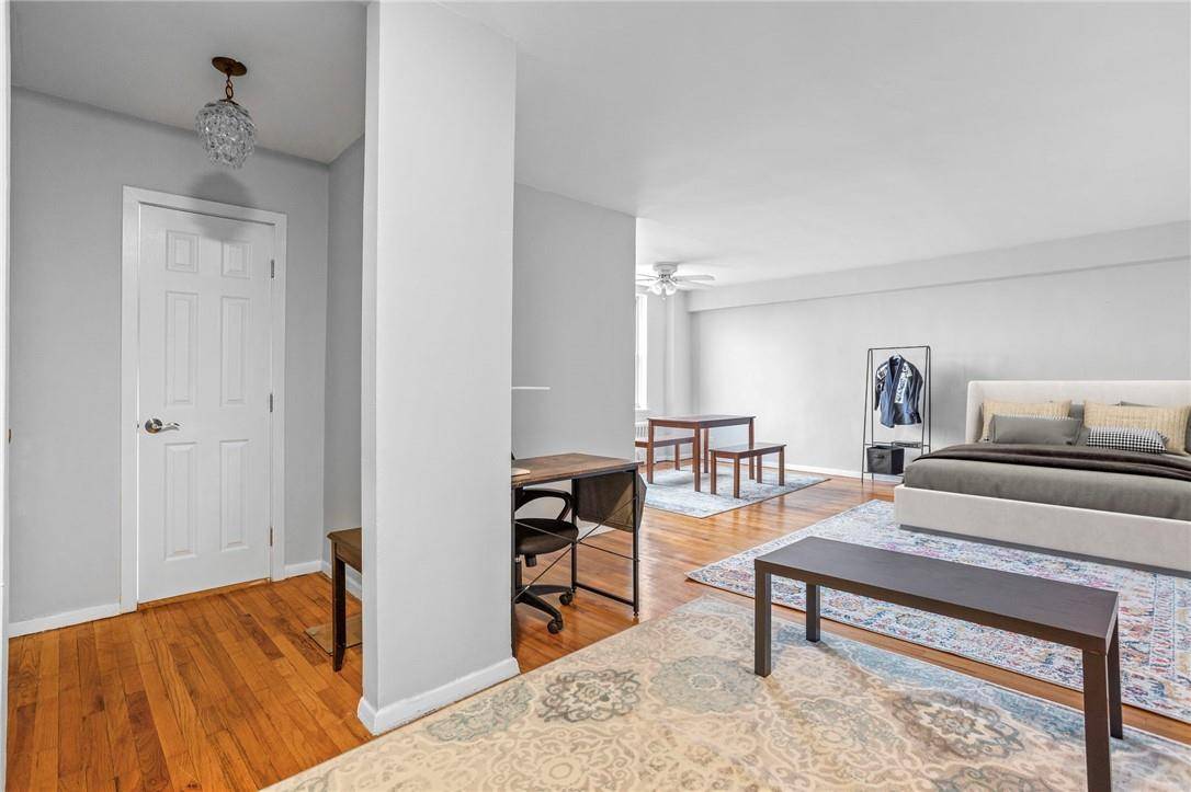 4320 Van Cortlandt PARK #5B, Bronx, NY 10470