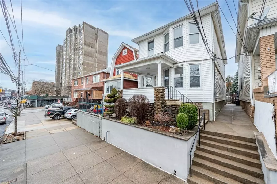 3071 Middletown RD, Bronx, NY 10461