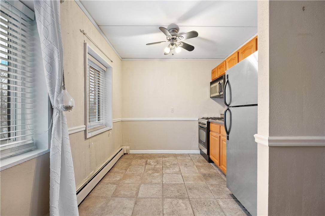 Yonkers, NY 10710,2035 Central Park AVE #3M