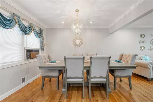Spring Valley, NY 10977,19 Mallory RD