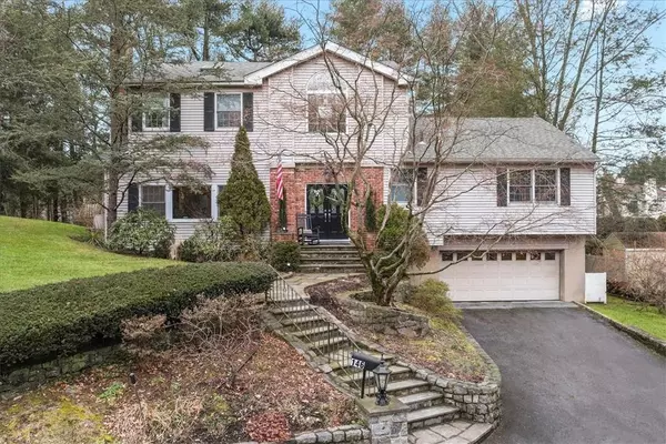 White Plains, NY 10605,146 Saxon Woods RD