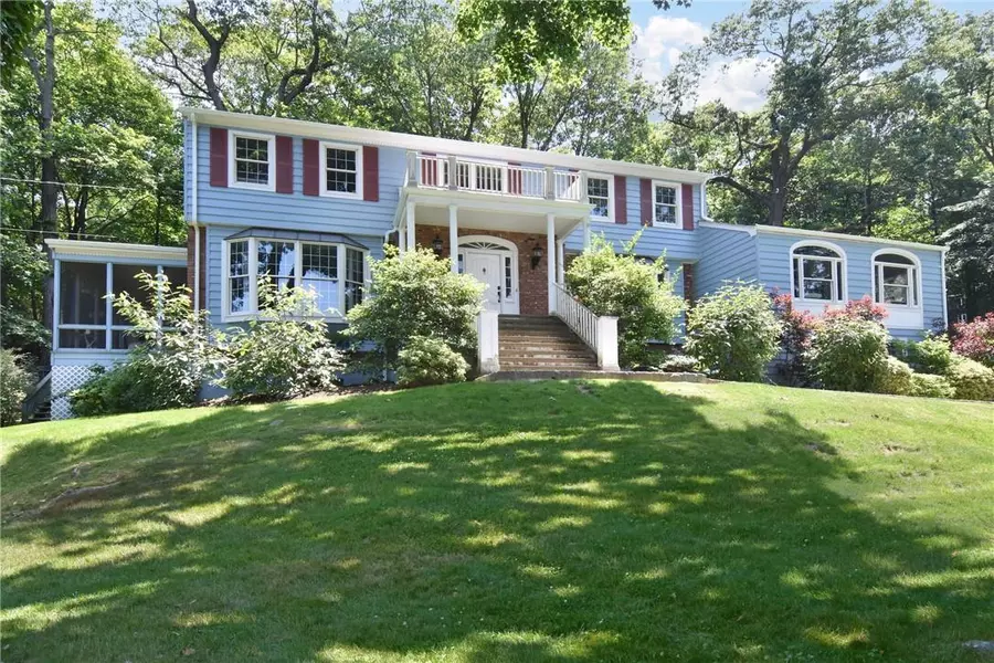 4 Cricket LN, Dobbs Ferry, NY 10522