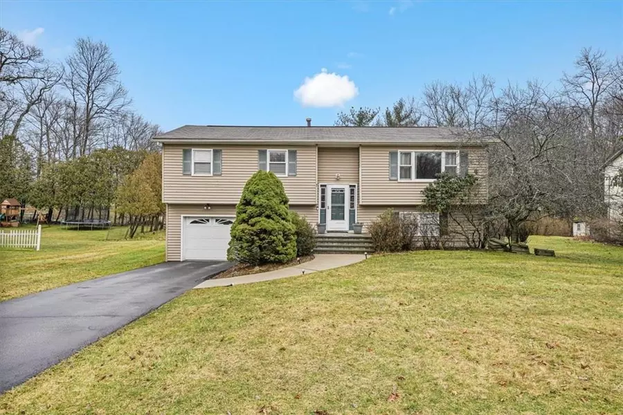 7 Van Buren CT, Highland Mills, NY 10930