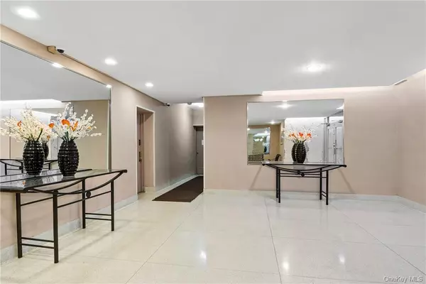 Bronx, NY 10463,525 W 236 ST #5B