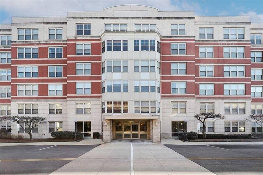 300 Mamaroneck AVE #832, White Plains, NY 10605