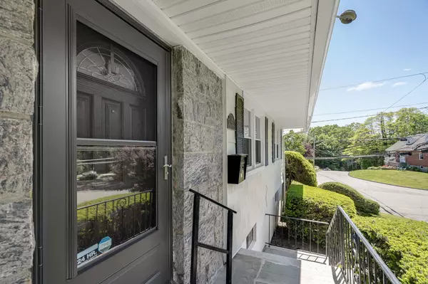 White Plains, NY 10605,20 Manor AVE