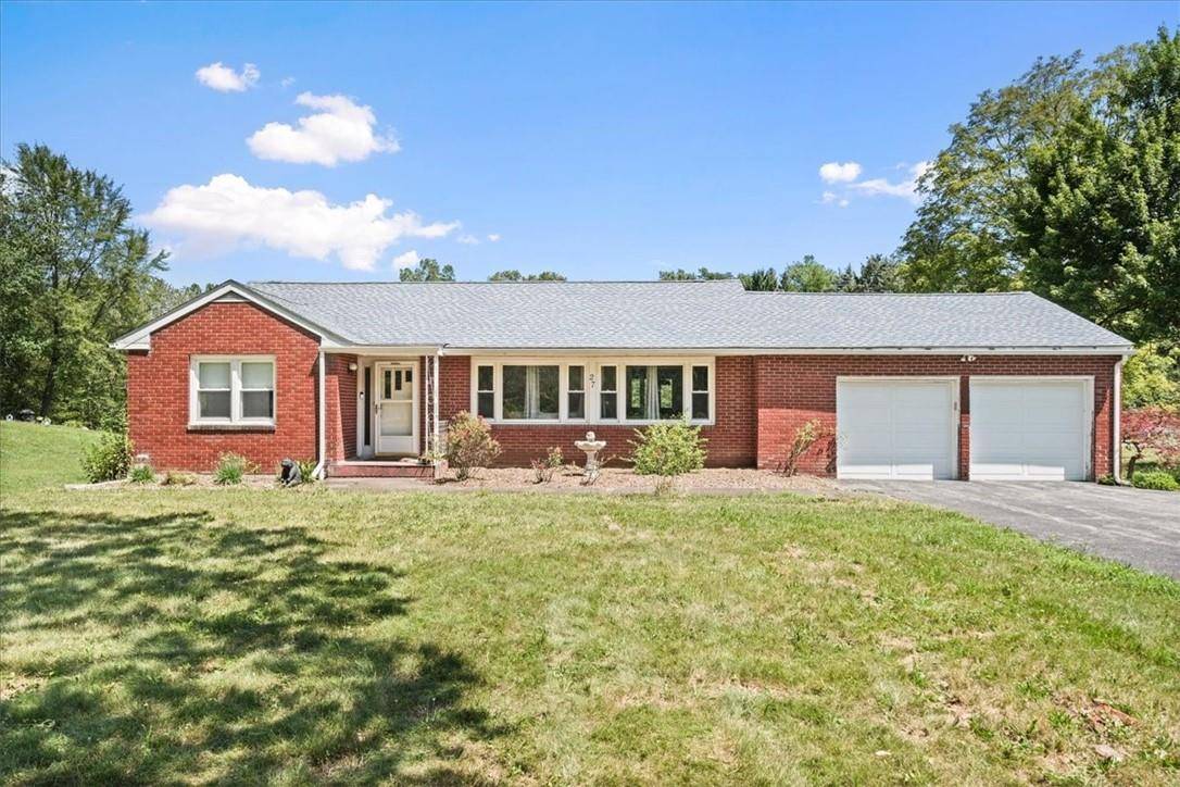 27 Fallkill RD, Hyde Park, NY 12538