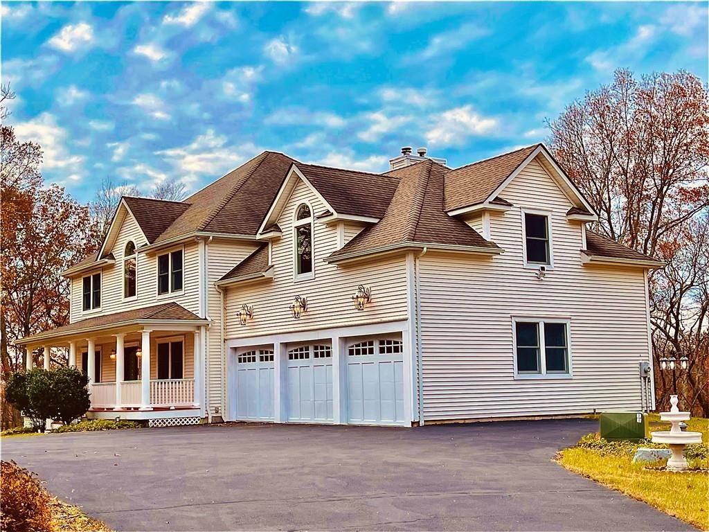 55 Twilight LN, Putnam Valley, NY 10579