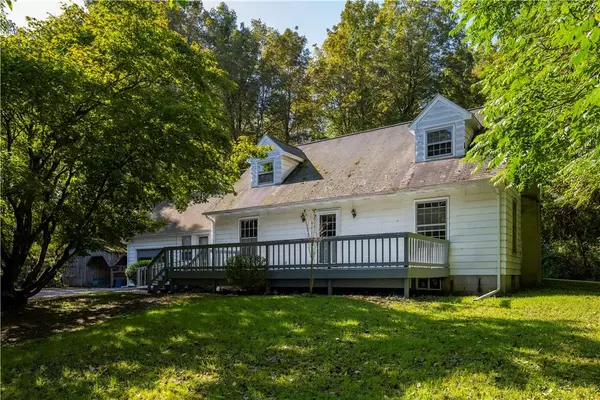 96 Martin RD, Pleasant Valley, NY 12569