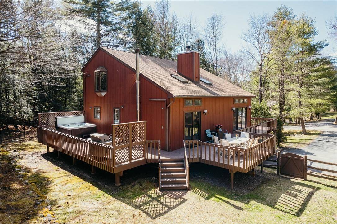99 Gina LN, Smallwood, NY 12778