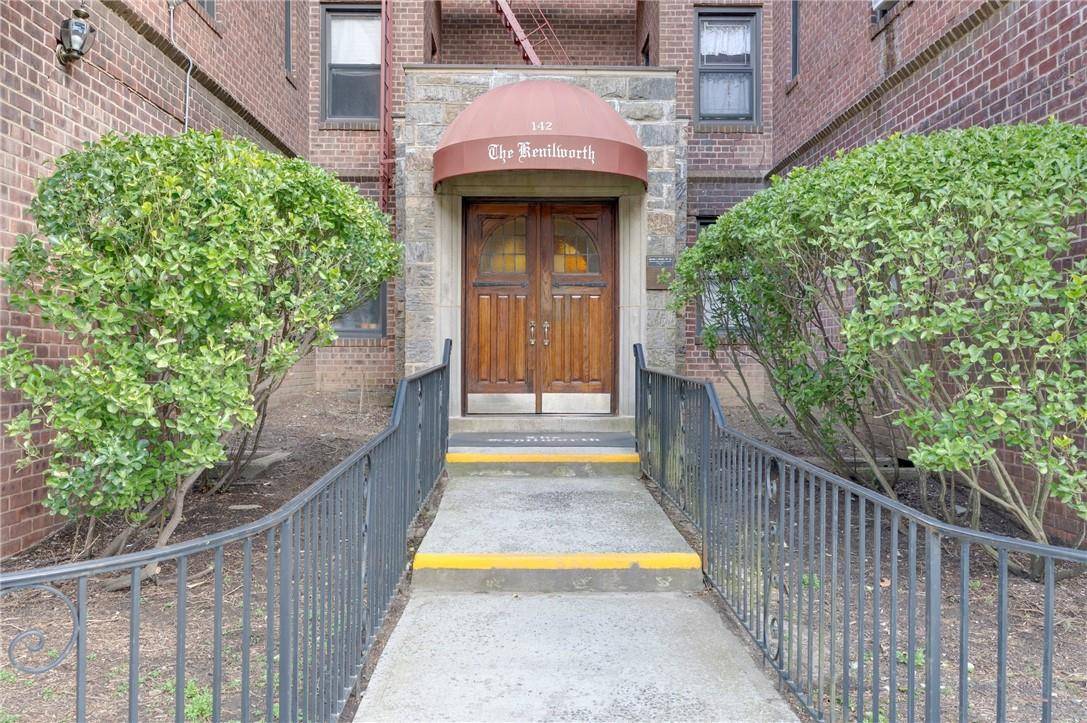 142 Garth RD #2Q, Scarsdale, NY 10583