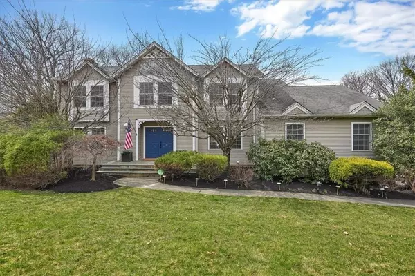 Nanuet, NY 10954,51 Newport DR