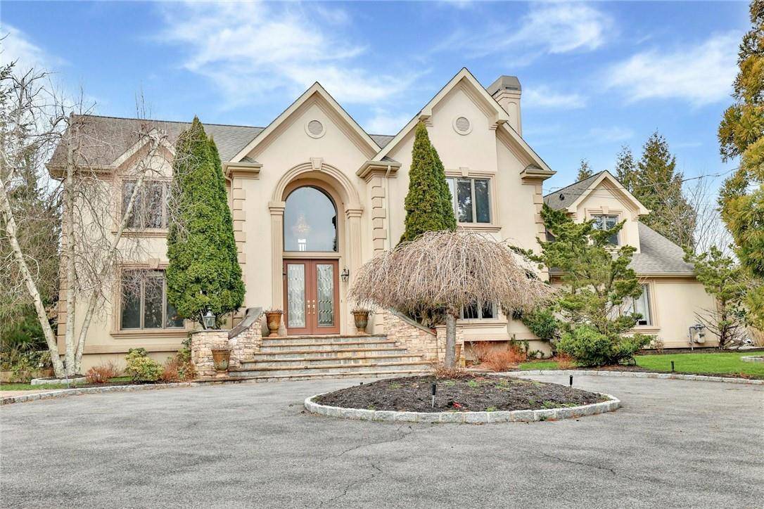 4 Saldi LN, Valhalla, NY 10595
