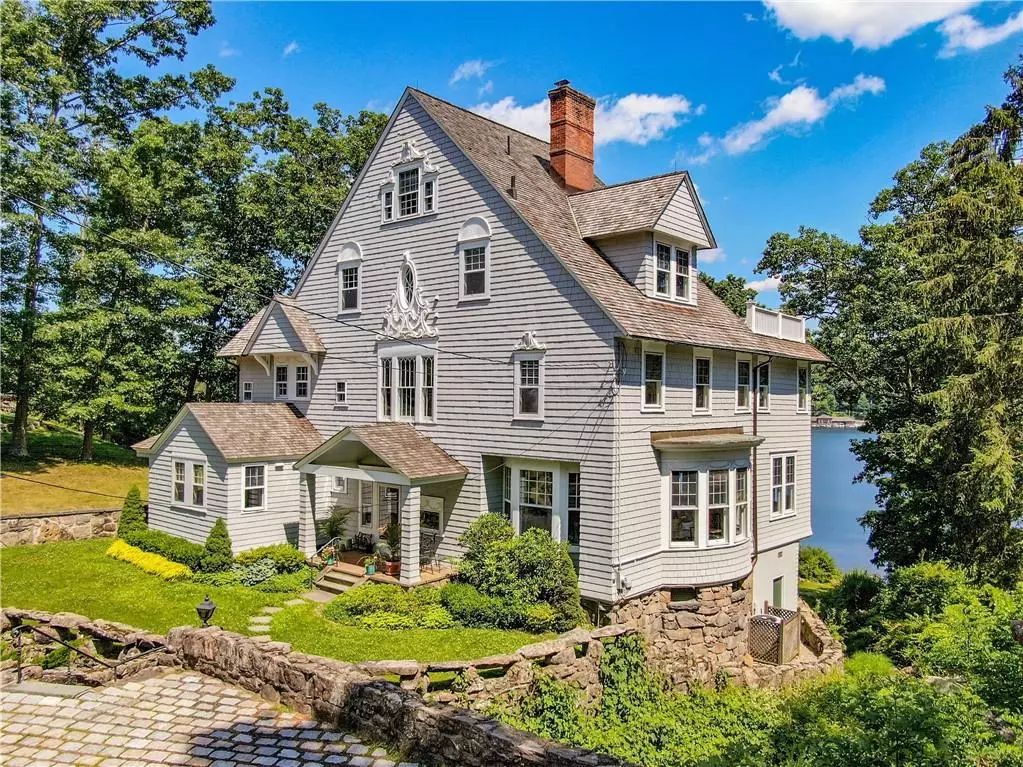 Tuxedo Park, NY 10987,103 W Lake RD