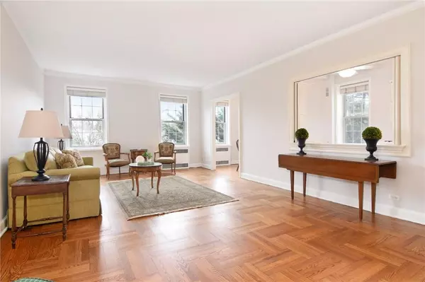 9 Midland GDNS #3D,  Bronxville,  NY 10708