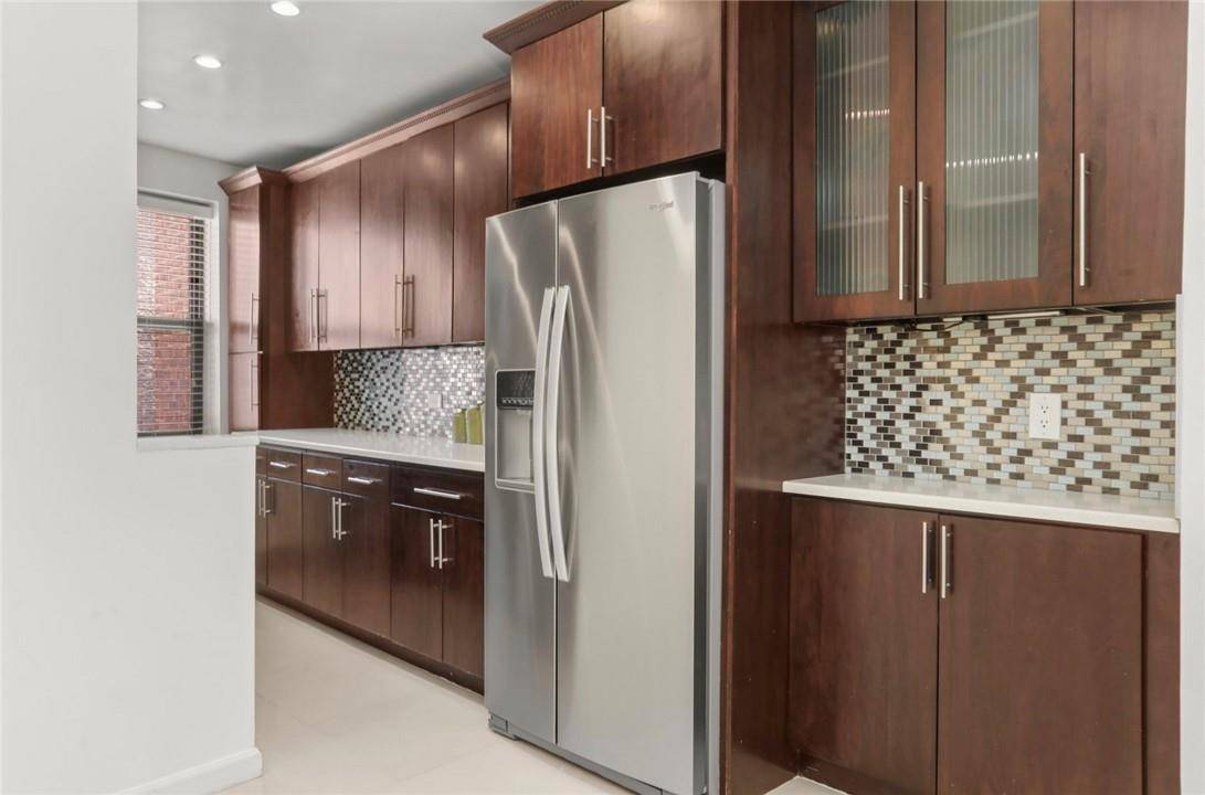 6787 Booth ST #3G, Forest Hills, NY 11375
