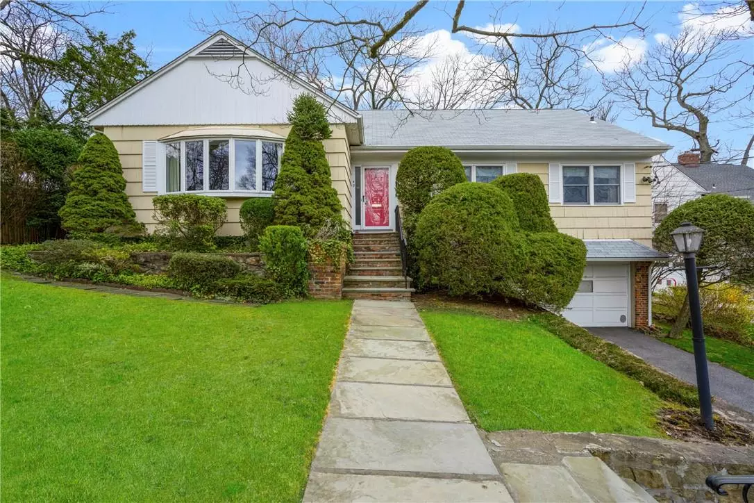 Larchmont, NY 10538,48 Rockwood DR