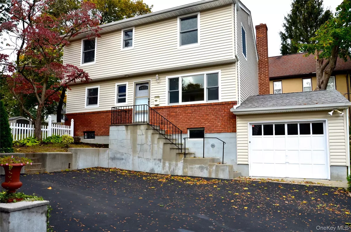 Tuckahoe, NY 10707,325 Marbledale RD