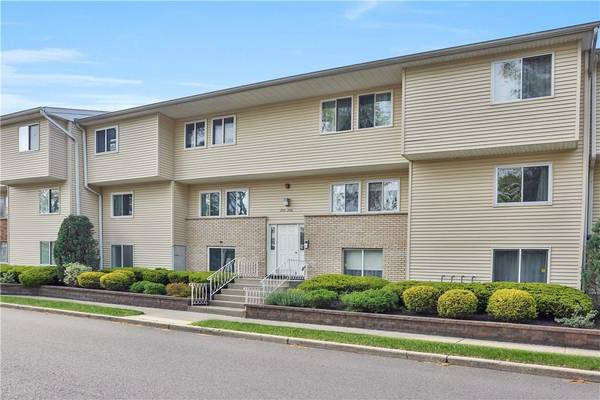 25 College AVE #207, Nanuet, NY 10954