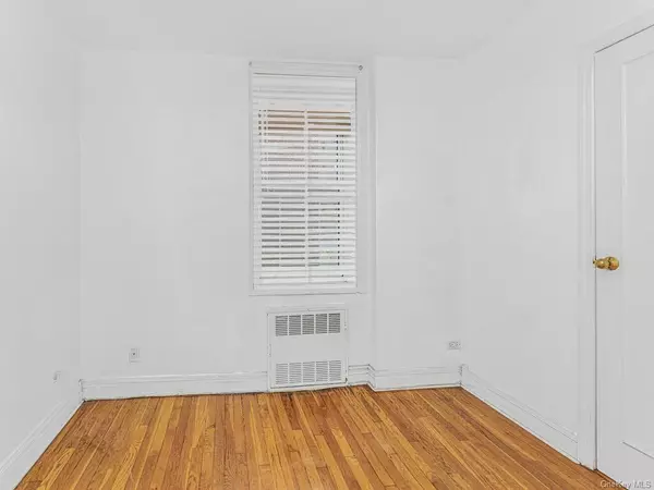 Bronx, NY 10463,2390 Palisade AVE #4K