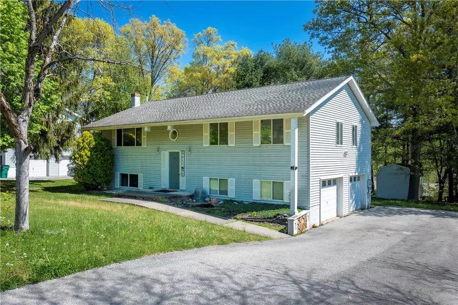 30 Kendell DR, Wappingers Falls, NY 12590