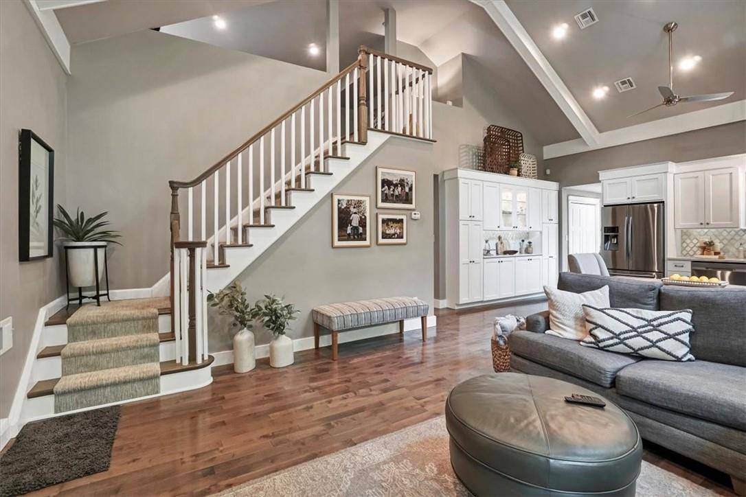 20 Freund DR, Nanuet, NY 10954