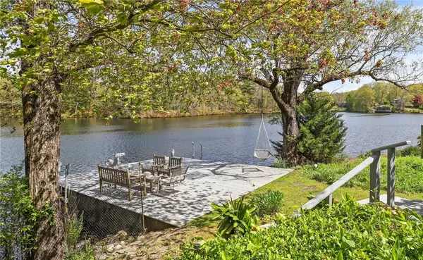 Bedford, NY 10506,28 Heron Lake RD