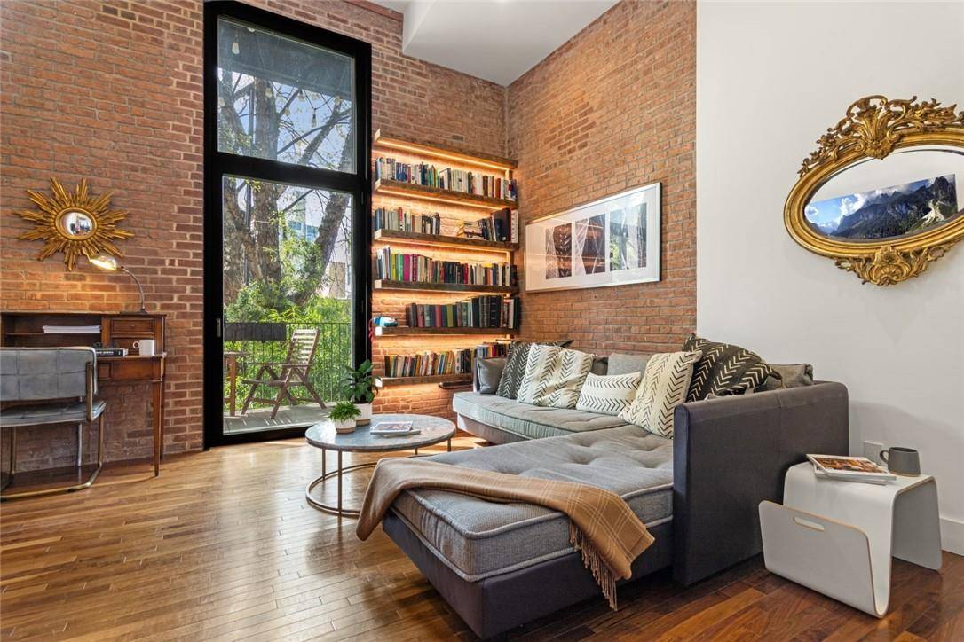 Brooklyn, NY 11222,533 Leonard ST #1C