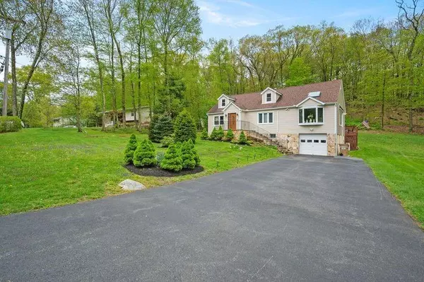 Putnam Valley, NY 10579,5 Butterfly LN