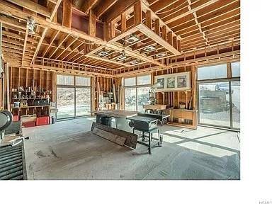 Warwick, NY 10990,58 Strang LN