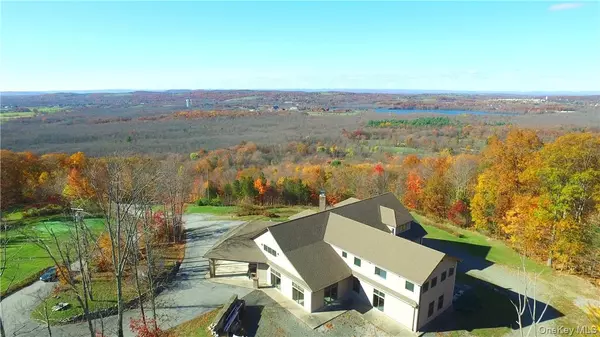 Warwick, NY 10990,58 Strang LN