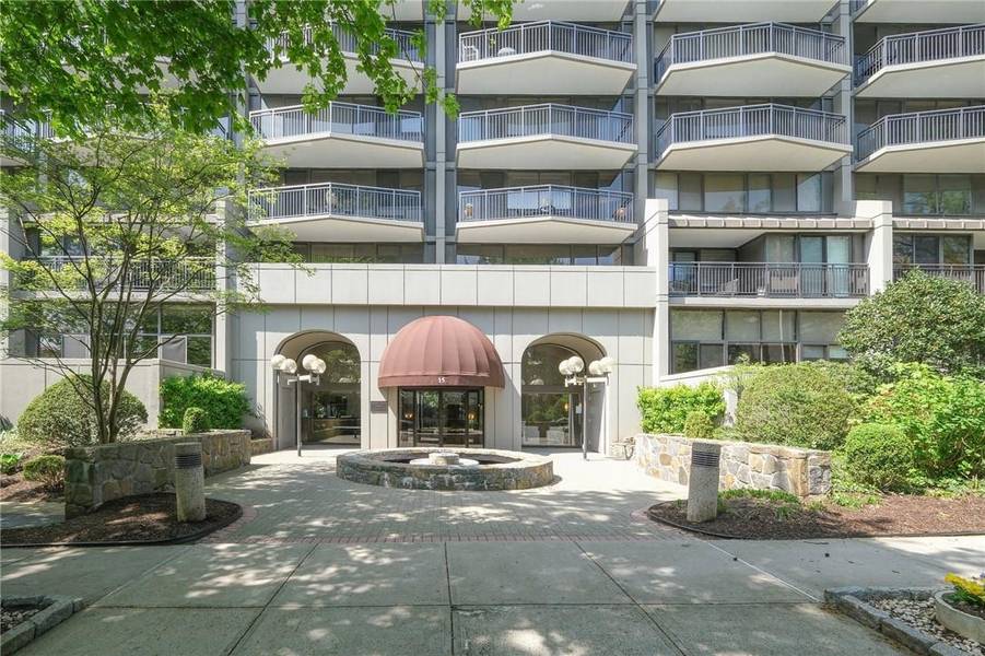 15 Stewart PL #5B, White Plains, NY 10603