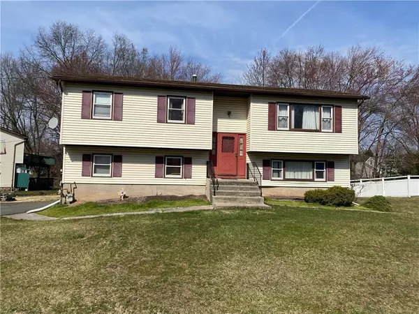 13 Phillips LN, West Nyack, NY 10994