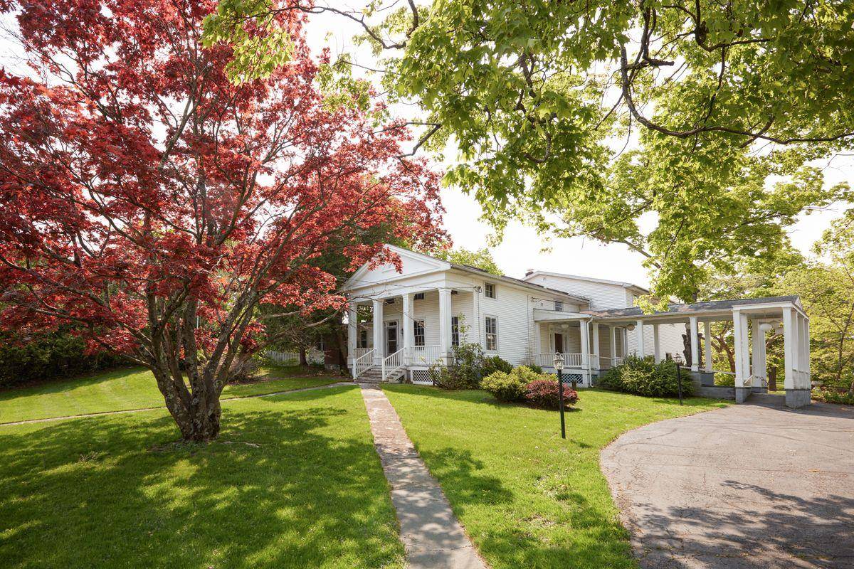 Germantown, NY 12526,207-209 Main ST