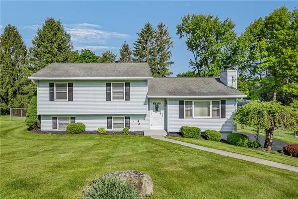 43 Edgewood DR, Poughkeepsie, NY 12603
