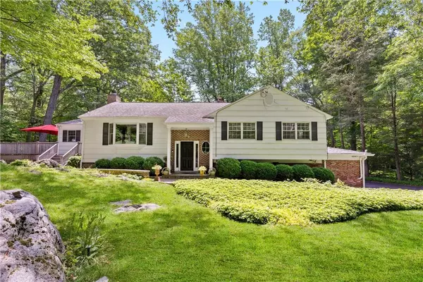 Armonk, NY 10504,4 Dogwood PL