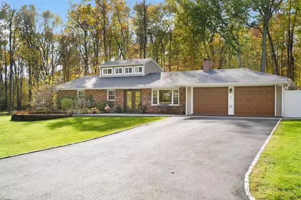 Mahopac, NY 10541,45 Silver Gate RD