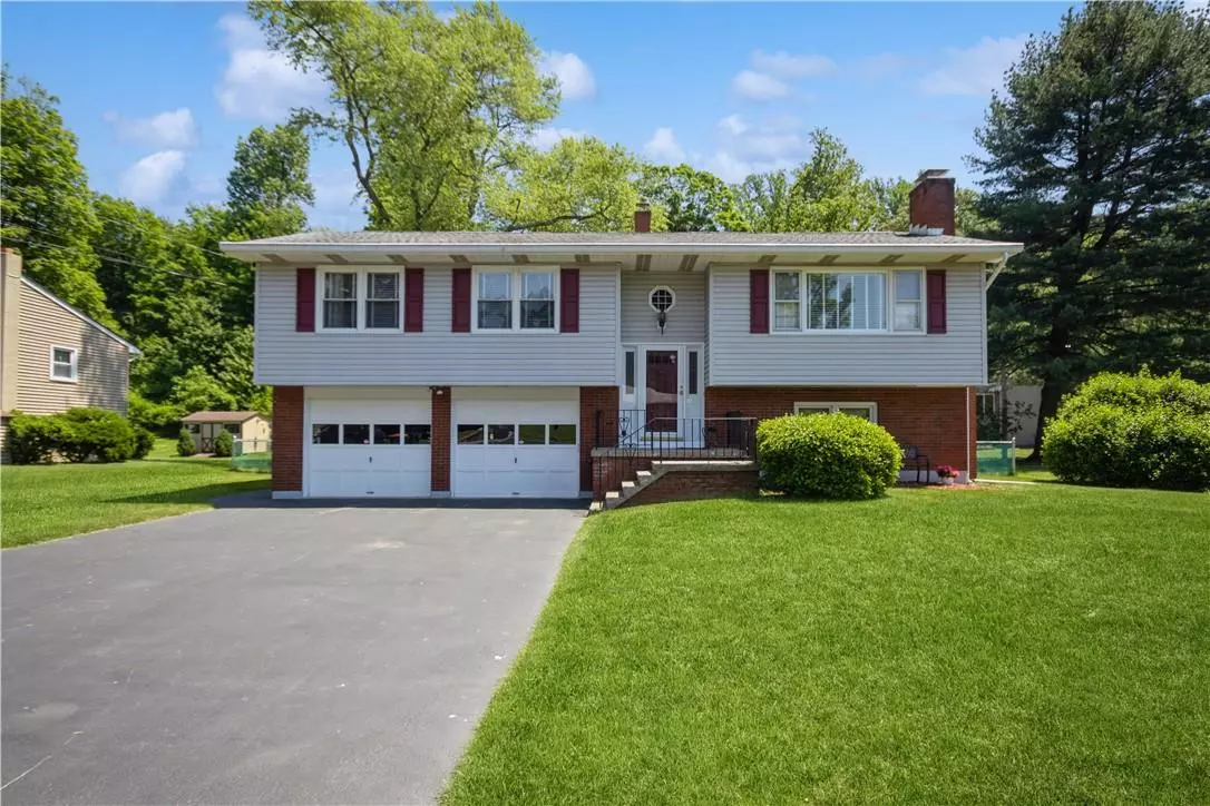 Beacon, NY 12508,8 Robin LN