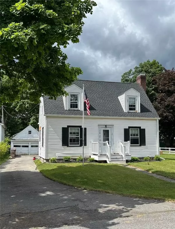 New Paltz, NY 12561,14 Lincoln PL