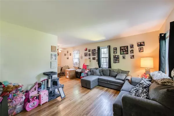 Hudson, NY 12534,15 Janis ST