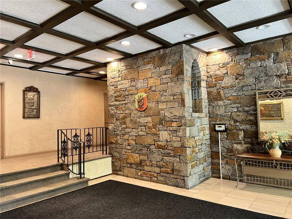 White Plains, NY 10601,25 Franklin AVE