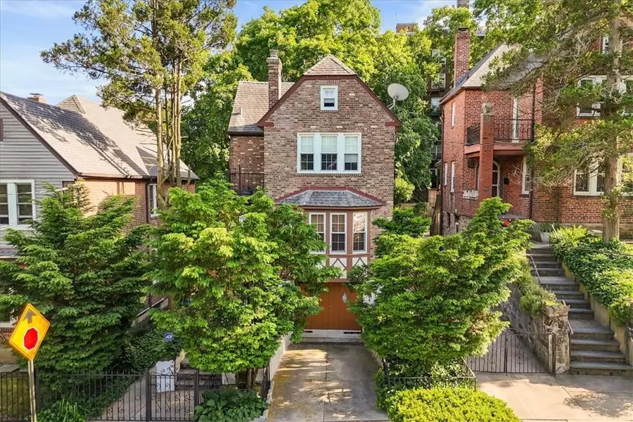 228 W 259th ST, Bronx, NY 10471