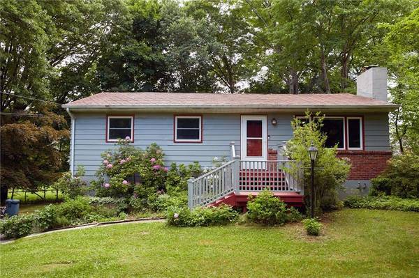 20 Pinecrest RD, New Paltz, NY 12561