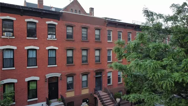 New York (manhattan), NY 10035,429 E 118th ST